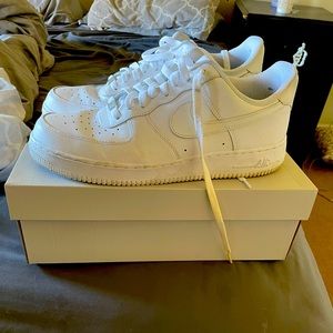 Nike men’s Air Force size 11